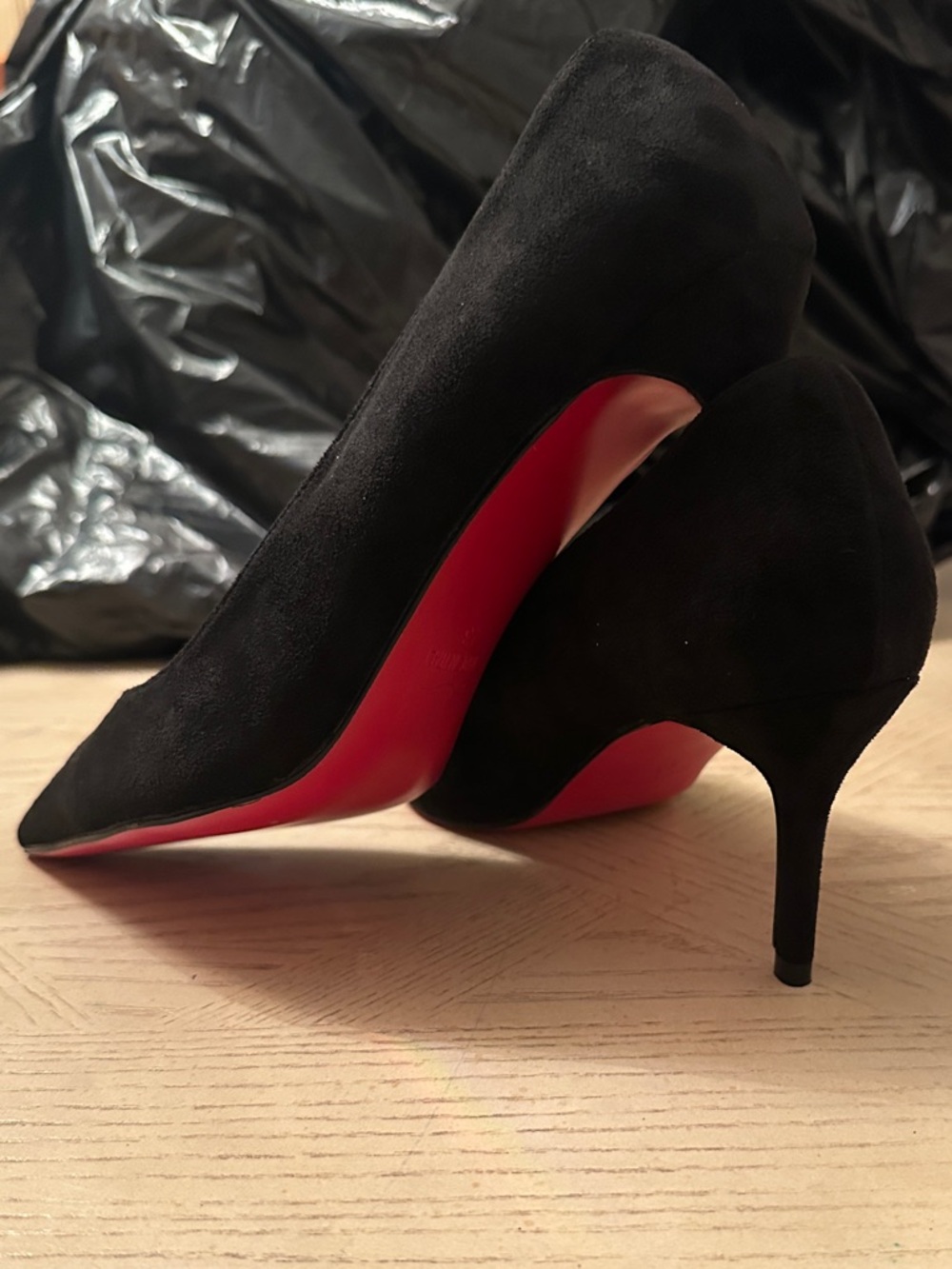 Stylish Black Suede Pointed-Toe Pumps - Picture 4 of 4